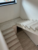  /Bukoma schody s nosem z podlahy zakaznika